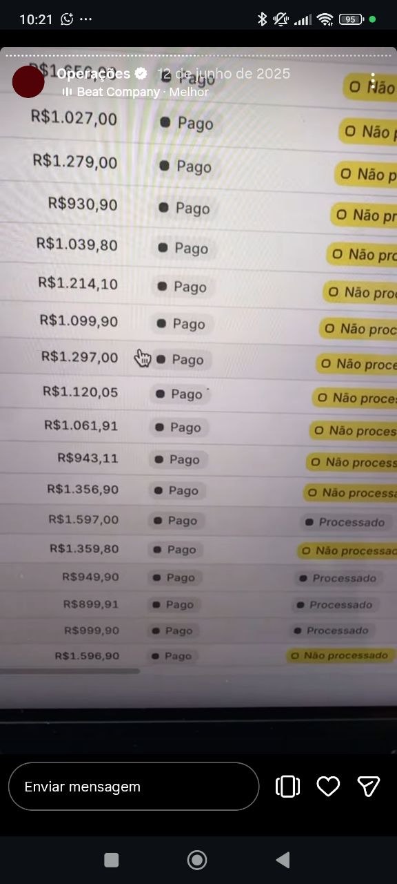 Lista de pedidos com valores e status Pago, compartilhada por Guga no destaque Operações.